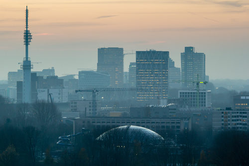 Hoger salaris en meer burn-outs bij Amerikaanse multinationals in Nederland