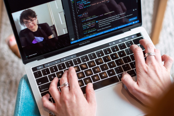 Online leren afstandelijk? Zo zorg je voor verbinding