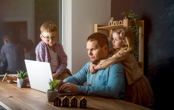 Zo kunnen werkgevers personeel met kinderopvangproblemen helpen