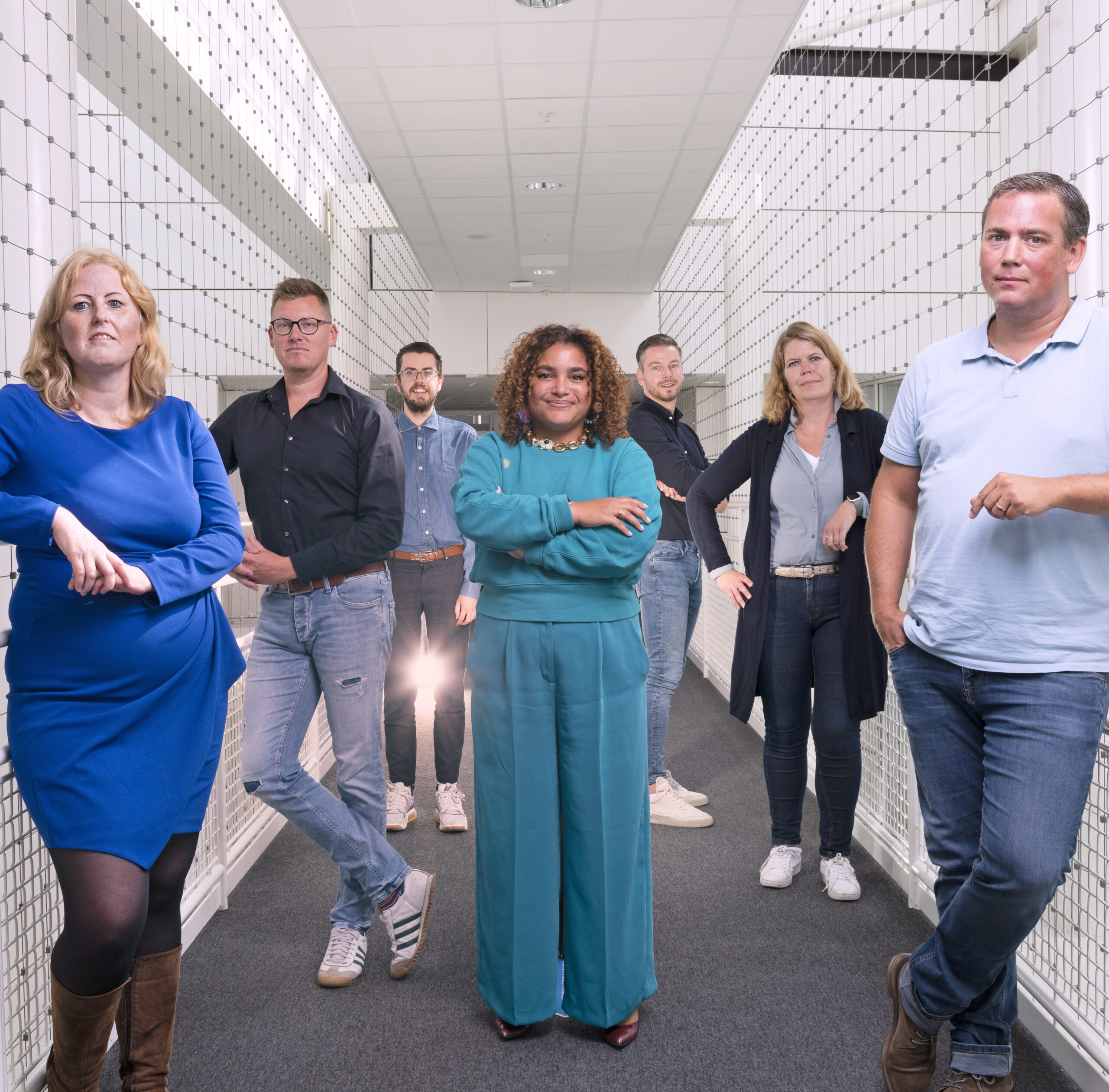 Van links naar rechts: Maria van den 
Heuvel, strategisch communicatieadviseur Modern Werkgeverschap. sociale kracht (meedenkend en open) - Reinier van Esch, opgavemanager Gezonde Organisatie en Duurzame Inzetbaarheid, slagkracht (relativerend en resultaatgericht) - Anthony van Dongen, adviseur Diversiteit en Inclusie, sociale kracht (inlevend en scherp) - Paola Verduyn 
Lunel, opgavemanager Binden en Boeien, denkkracht (analytisch en diplomatiek) - Michael Zant, programmamanager Modern Werkgeverschap, slag- en denkkracht (energiek en doorzetter) - Frederiek van 
Wickeren, opgavemanager Vakmanschap, Leren en Ontwikkelen, slagkracht (enthousiast en moedig) - Sjoerd Sennema, secretaris/adviseur Modern Werkgeverschap, sociale kracht (positief en verbindend)