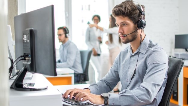Er is er sprake van een stageovereenkomst, zolang de werkzaamheden van een stagiair gericht zijn op zijn of haar ontwikkeling en op de uitbreiding van zijn/haar kennis, 