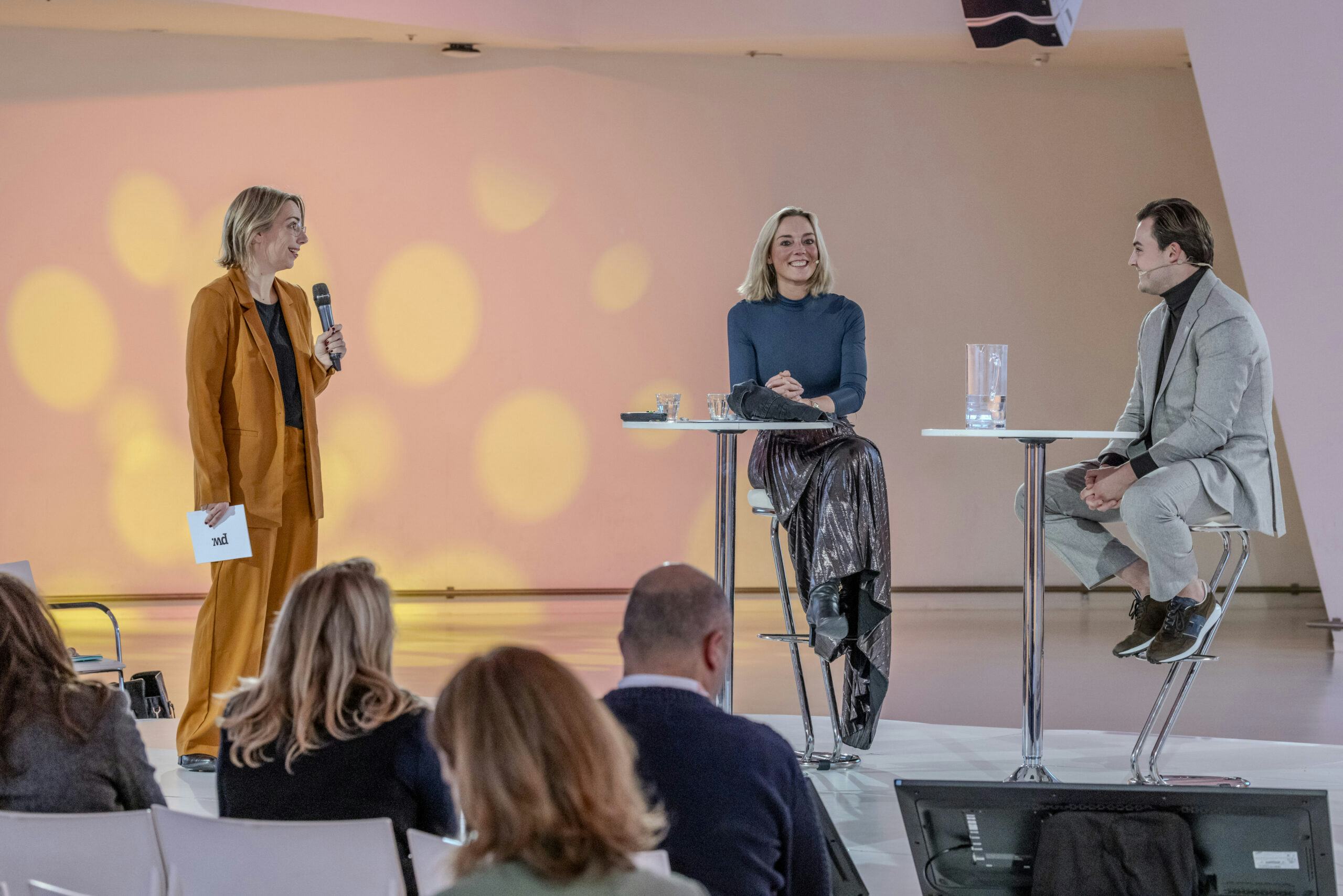 Panelgesprek met Sophie Jaspers, HR-directeur bij Lidl en
Lars Freriks, medeoprichter van het lokale dienstenplatform Trustoo