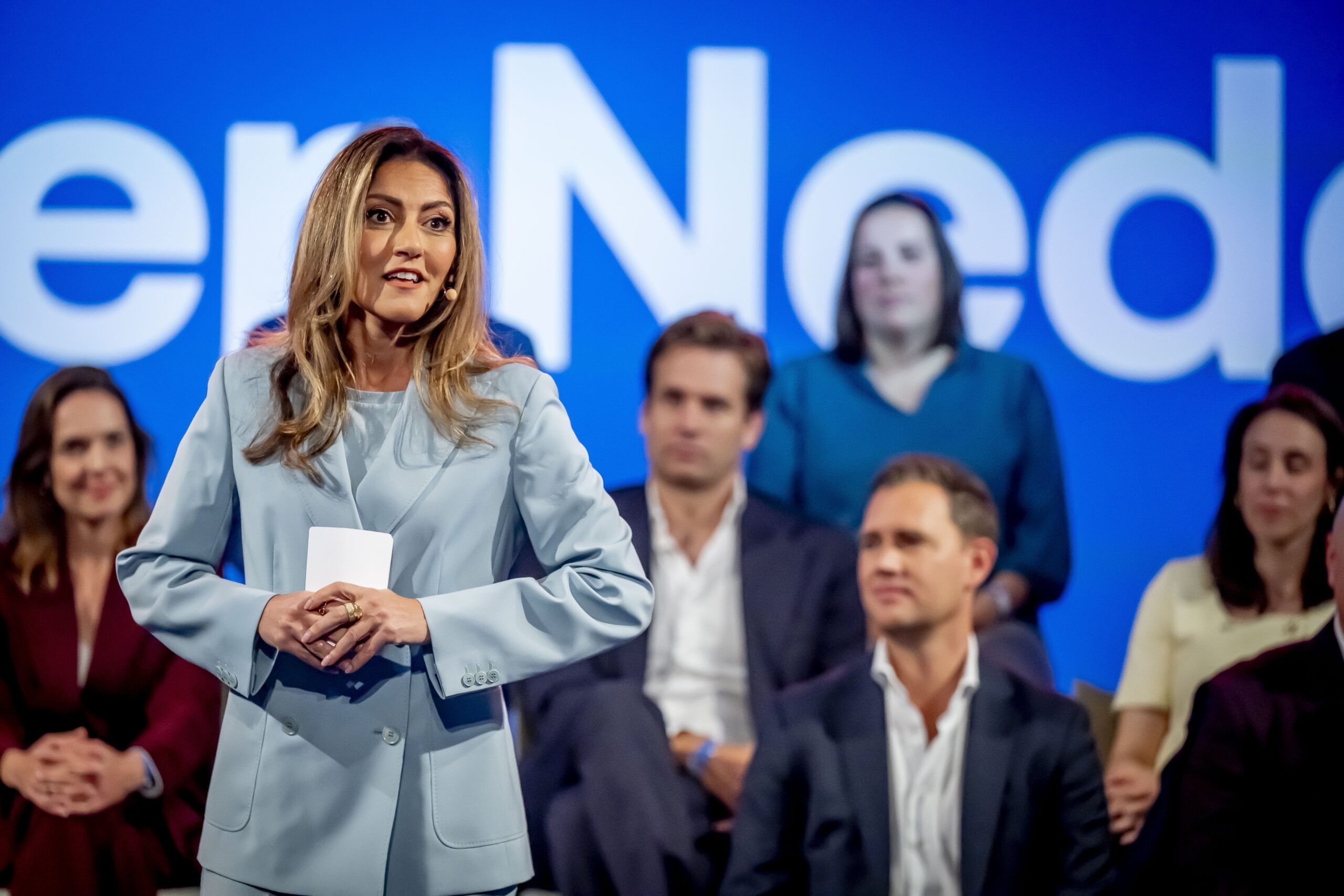 VVD-lijsttrekker Dilan Yesilgoz houdt een toespraak tijdens een partijcongres. Copyright: ANP Robin Utrecht.