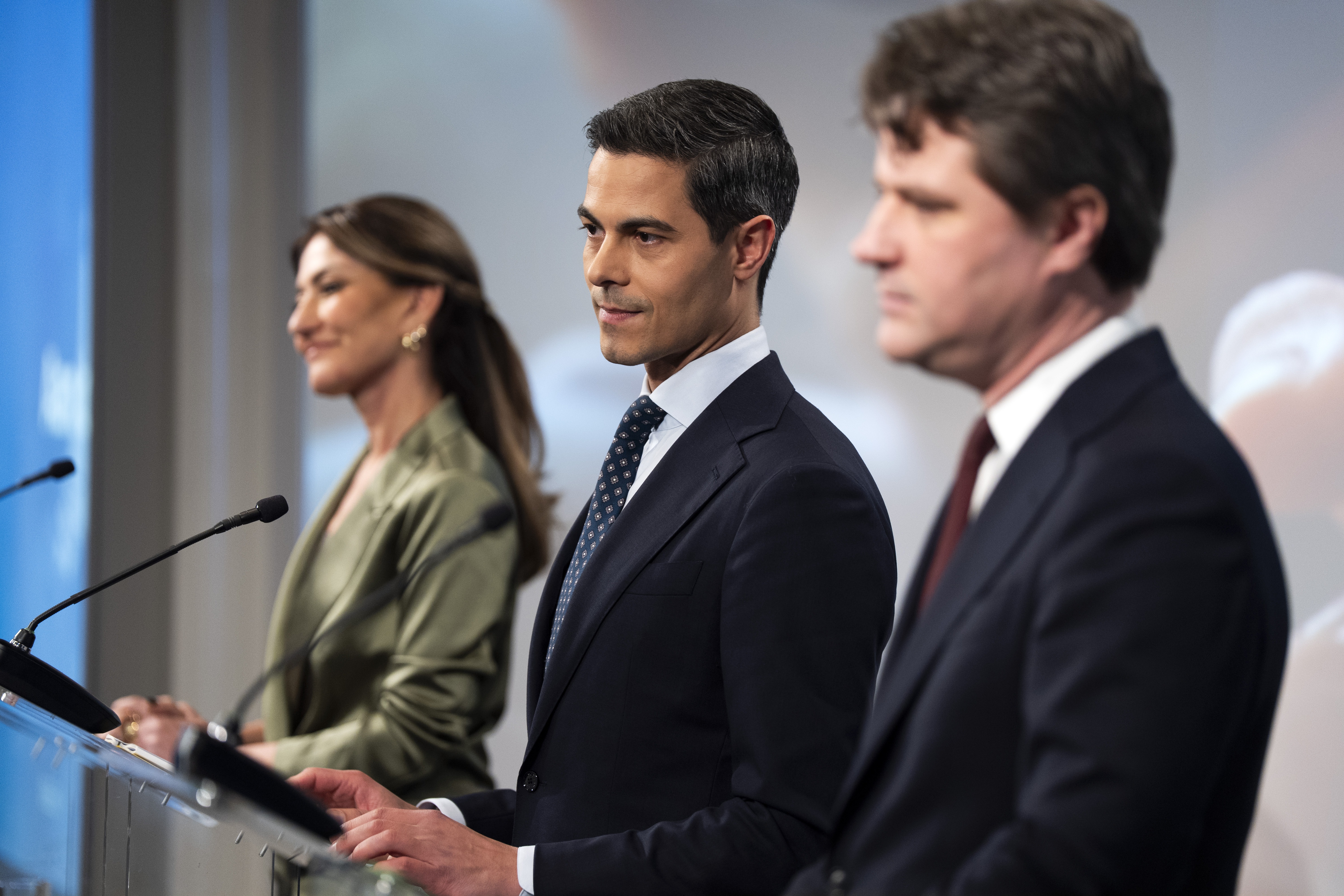 Fractievoorzitters Rob Jetten (D66), Henri Bontenbal (CDA) en Dilan Yesilgoz (VVD) tijdens het presenteren van hun coalitieakkoord in Nieuwspoort. Foto: Jeroen Jumelet / ANP