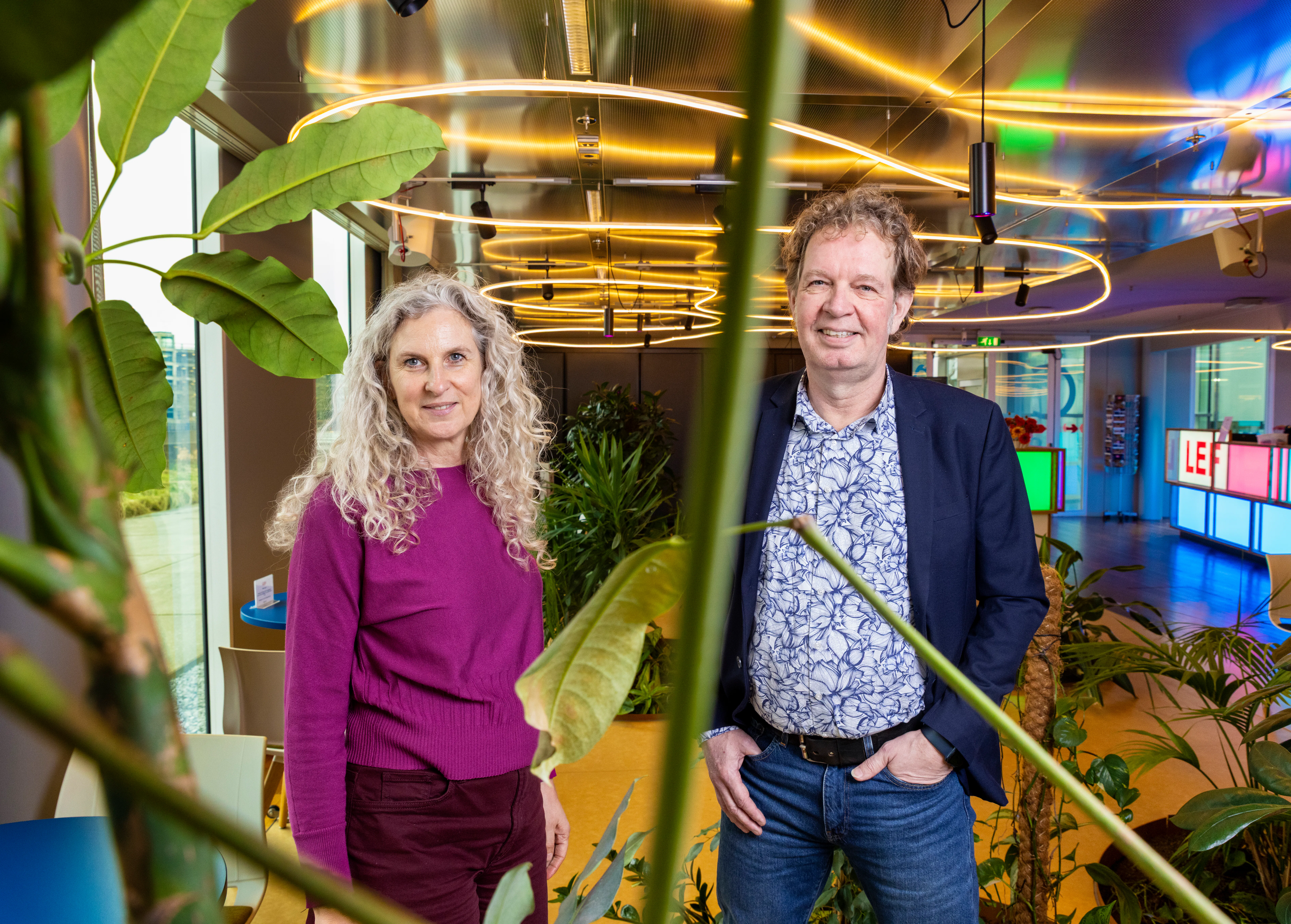 Foto: HR‑manager Natasja Aspeslagh en verzuimcoach Bertjan Soetevent van Rijkswaterstaat. Copyright: Guido Benschop