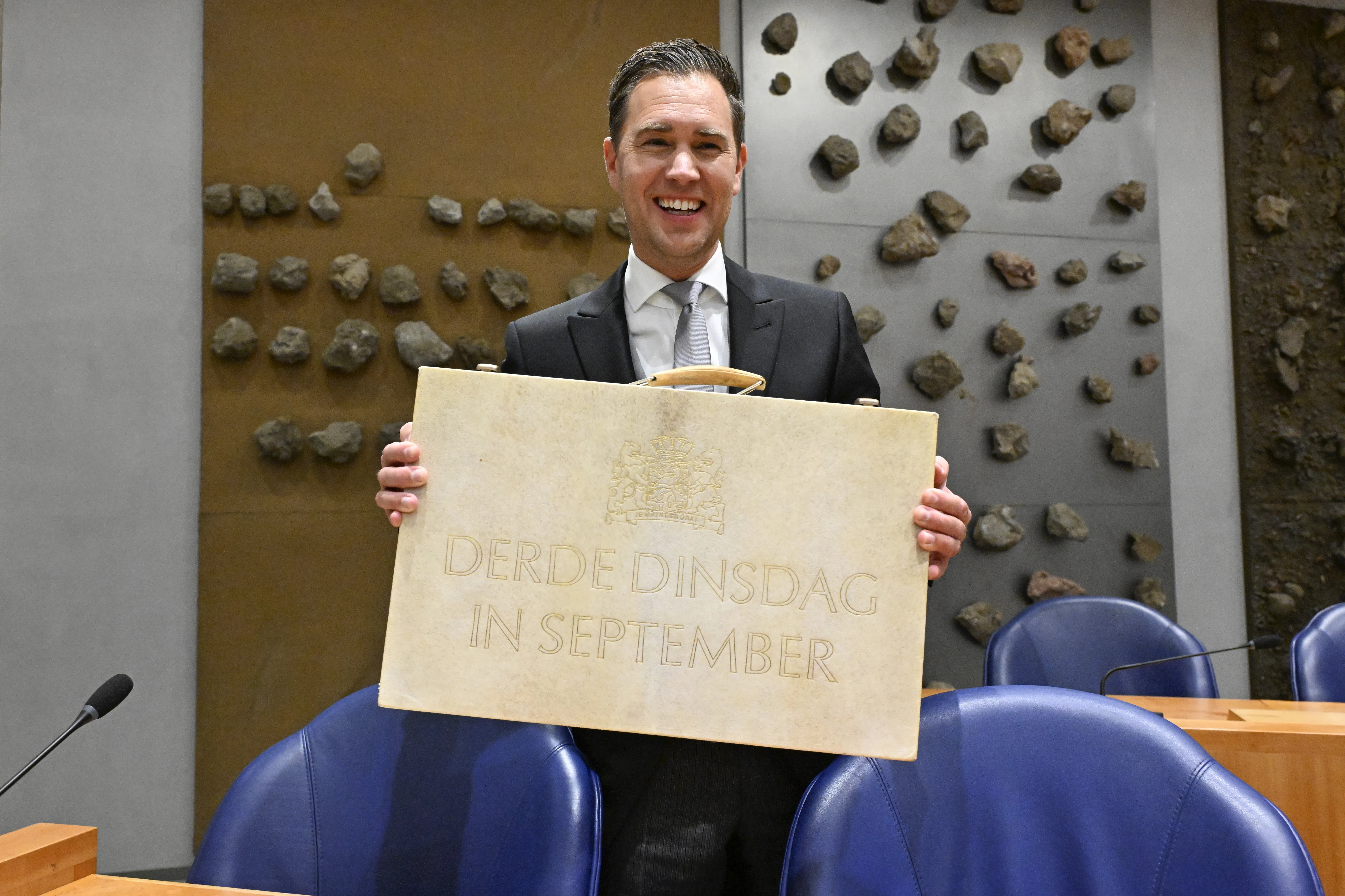 Eelco Heinen (VVD), minister van Financiën gefotografeerd in 2025 bij het aanbieden van de Rijksbegroting aan de Tweede Kamer. Copyright: ANP / Peter Hilz